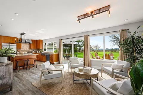 870 Gold Ridge Rd, Sebastopol, CA 95472