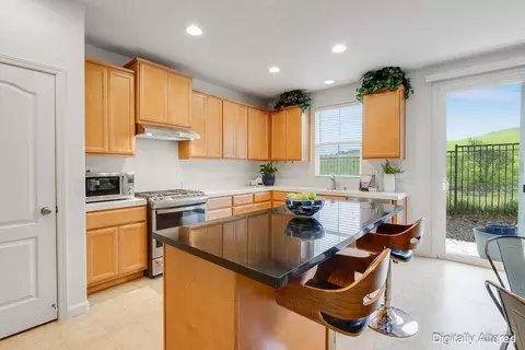 Kitchen - 6606 Deerfield Dr, Vallejo, CA 94591 photo 2 of 8
