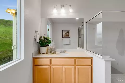 Bath - 6606 Deerfield Dr, Vallejo, CA 94591 photo 2 of 5