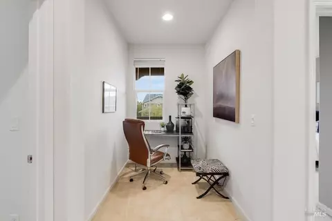Entry Way - 6606 Deerfield Dr, Vallejo, CA 94591 photo 9 of 11
