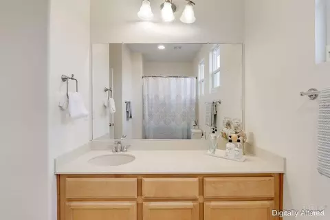 Bath - 6606 Deerfield Dr, Vallejo, CA 94591 photo 5 of 5