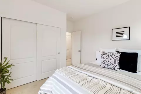 Bedroom - 6606 Deerfield Dr, Vallejo, CA 94591 photo 7 of 9