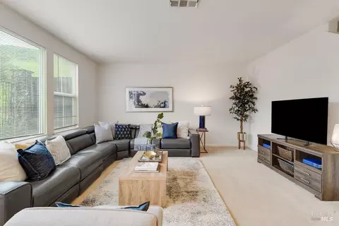 Living - 6606 Deerfield Dr, Vallejo, CA 94591 photo 3 of 3