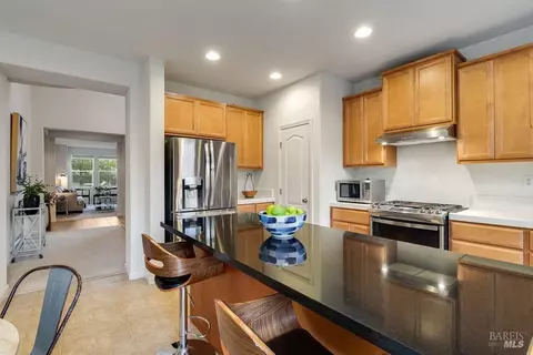 Kitchen - 6606 Deerfield Dr, Vallejo, CA 94591 photo 5 of 8