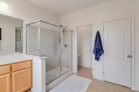 Bath - 6606 Deerfield Dr, Vallejo, CA 94591 photo 3 of 5