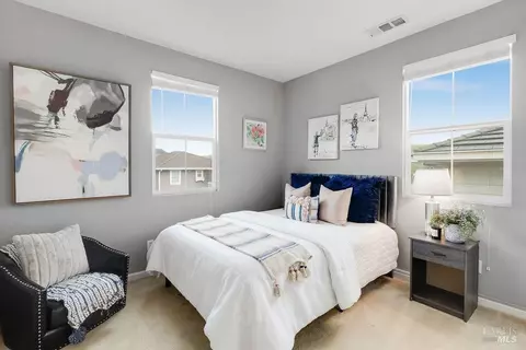 Bedroom - 6606 Deerfield Dr, Vallejo, CA 94591 photo 8 of 9