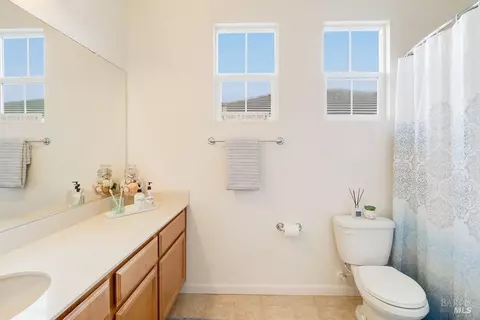 Bath - 6606 Deerfield Dr, Vallejo, CA 94591 photo 4 of 5