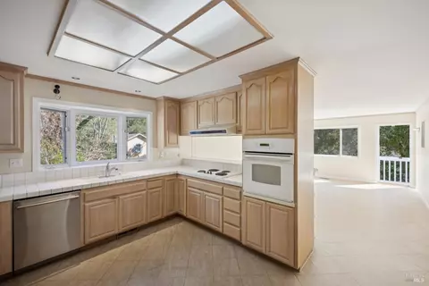 285 Cascade Dr, Fairfax, CA 94930 photo 15