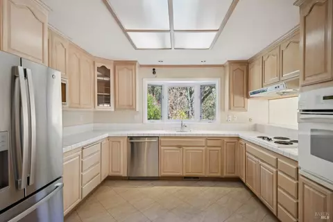 285 Cascade Dr, Fairfax, CA 94930 photo 16
