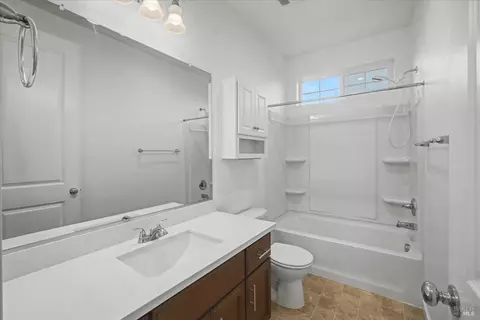 560 Syracuse Ln, Dixon, CA 95620 photo 13