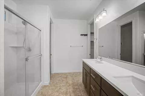 560 Syracuse Ln, Dixon, CA 95620 photo 9