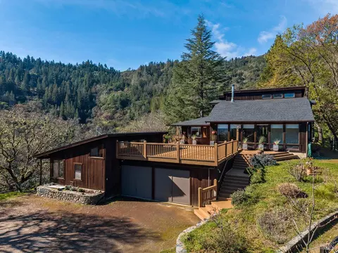 1411 Oak Knoll Rd, Ukiah, CA 95482