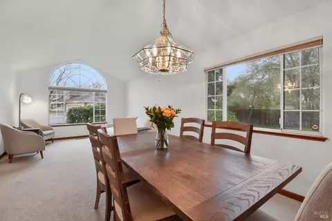 Dining - 9595 Meadow Pl, Windsor, CA 95492 photo 1 of 1