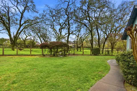 Exterior - 9595 Meadow Pl, Windsor, CA 95492 photo 10 of 11