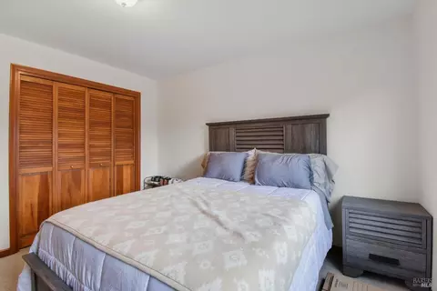 Bedroom - 9595 Meadow Pl, Windsor, CA 95492 photo 2 of 3