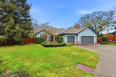 9595 Meadow Pl, Windsor, CA 95492