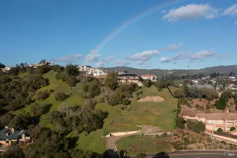 3725 Skyfarm Dr, Santa Rosa, CA 95403