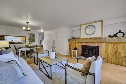 735 Racquet Club Cir, Rohnert Park, CA 94928