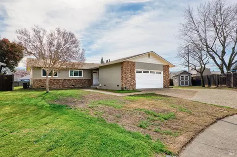 627 Shasta Ct, Dixon, CA 95620