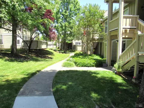 657 Cherry Ave, Sonoma, CA 95476