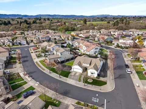 536 Sauvignon Pl, Windsor, CA 95492 photo 2
