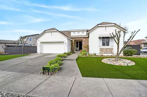 536 Sauvignon Pl, Windsor, CA 95492