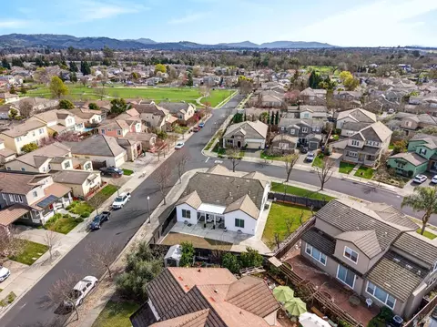 536 Sauvignon Pl, Windsor, CA 95492 photo 3