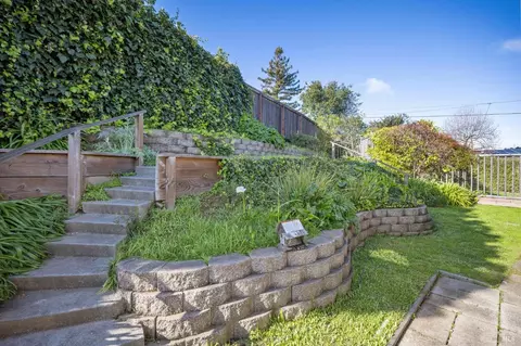 Exterior - 3 Longfellow Rd, Mill Valley, CA 94941 photo 6 of 14