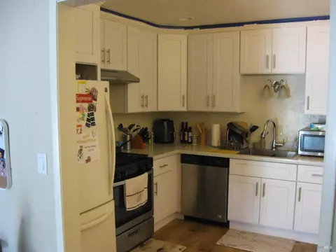 Kitchen - 1418 B St, Napa, CA 94559 photo 6 of 10