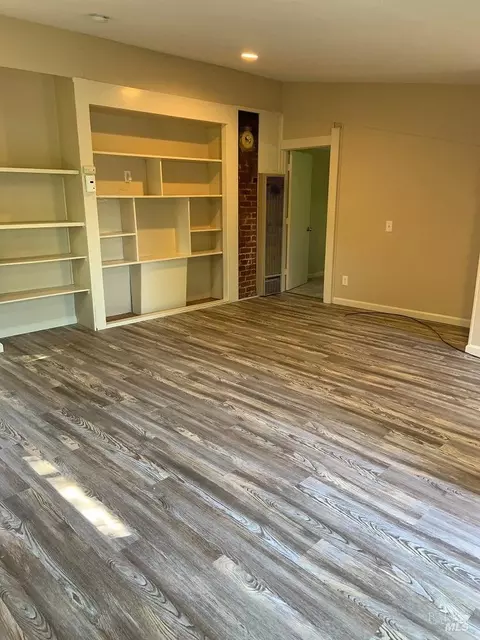 Living - 1418 B St, Napa, CA 94559 photo 2 of 5