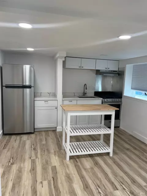 Kitchen - 1418 B St, Napa, CA 94559 photo 5 of 10