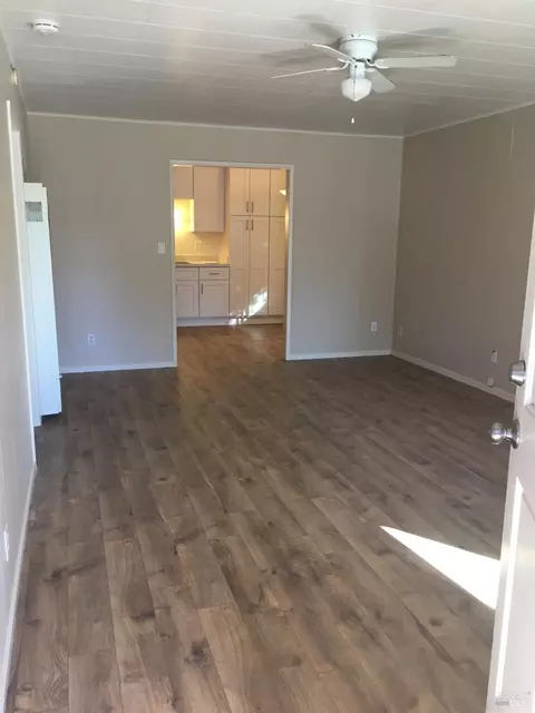 Living - 1418 B St, Napa, CA 94559 photo 1 of 5