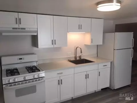 Kitchen - 1418 B St, Napa, CA 94559 photo 3 of 10