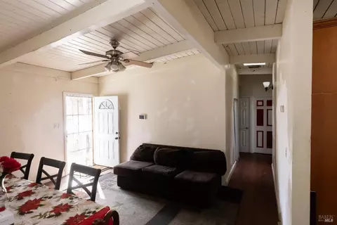 Entry Way - 1500 Harrison St, Fairfield, CA 94533 photo 2 of 2