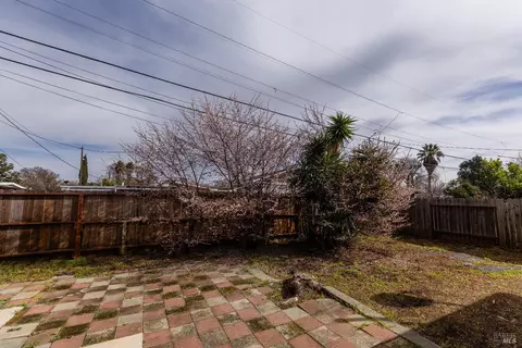 Exterior - 1500 Harrison St, Fairfield, CA 94533 photo 3 of 9