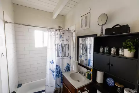 Bath - 1500 Harrison St, Fairfield, CA 94533 photo 2 of 3
