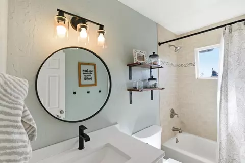 Bath - 3209 Macfadden St, Napa, CA 94558 photo 2 of 3