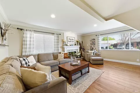 Living - 3209 Macfadden St, Napa, CA 94558 photo 1 of 3