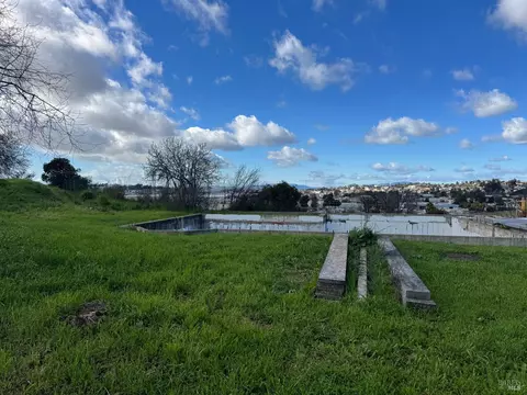 412 Mclane St, Vallejo, CA 94590 photo 2