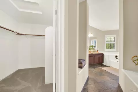 Entry Way - 155 Fallen Leaf Dr, Vacaville, CA 95687 photo 4 of 6