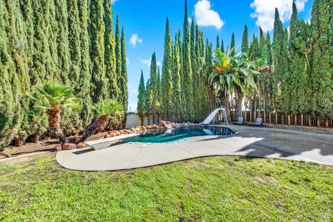 Exterior - 155 Fallen Leaf Dr, Vacaville, CA 95687 photo 6 of 16