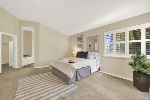 Bedroom - 155 Fallen Leaf Dr, Vacaville, CA 95687 photo 2 of 3