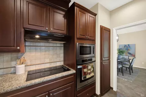 Kitchen - 155 Fallen Leaf Dr, Vacaville, CA 95687 photo 1 of 8