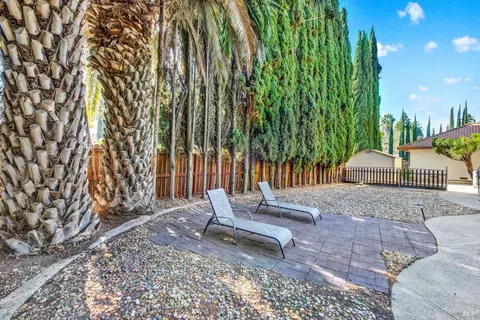 Exterior - 155 Fallen Leaf Dr, Vacaville, CA 95687 photo 9 of 16