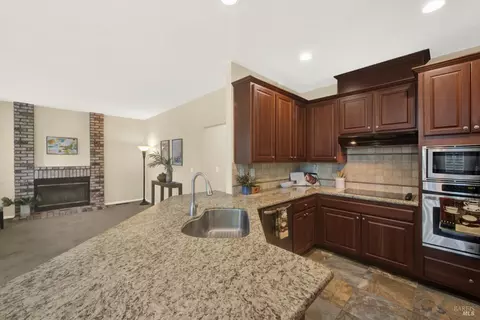 Kitchen - 155 Fallen Leaf Dr, Vacaville, CA 95687 photo 8 of 8