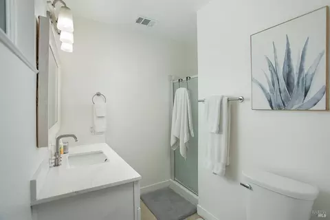 Bath - 715 Priddy Dr, Dixon, CA 95620 photo 3 of 4