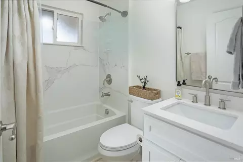 Bath - 715 Priddy Dr, Dixon, CA 95620 photo 1 of 4