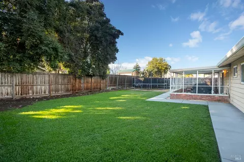 Exterior - 715 Priddy Dr, Dixon, CA 95620 photo 6 of 10