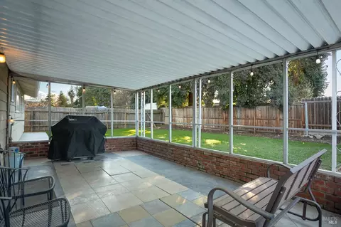 Exterior - 715 Priddy Dr, Dixon, CA 95620 photo 3 of 10
