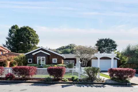 20 Apollo Rd, Tiburon, CA 94920